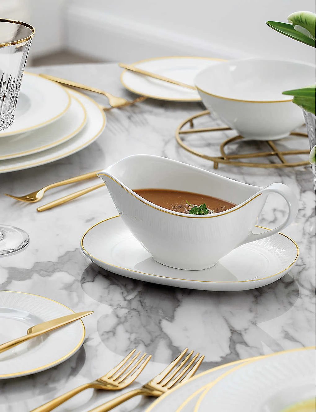 Villeroy & Boch Château Septfontaines Bone-porcelain Sauceboat 440ml 4 Villeroy & Boch Château Septfontaines Bone-porcelain Sauceboat 440ml - Image 2